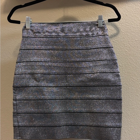 Elegant Silver Skirt - Picture 1 of 4